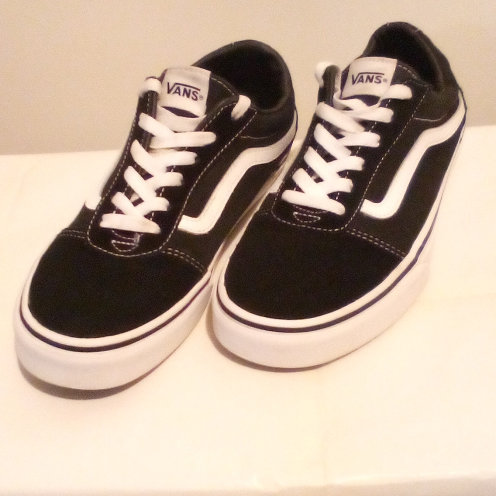 Vans old skool black/white size 6 NWOT